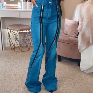 ZIPPER DETAIL FLARE JEANS